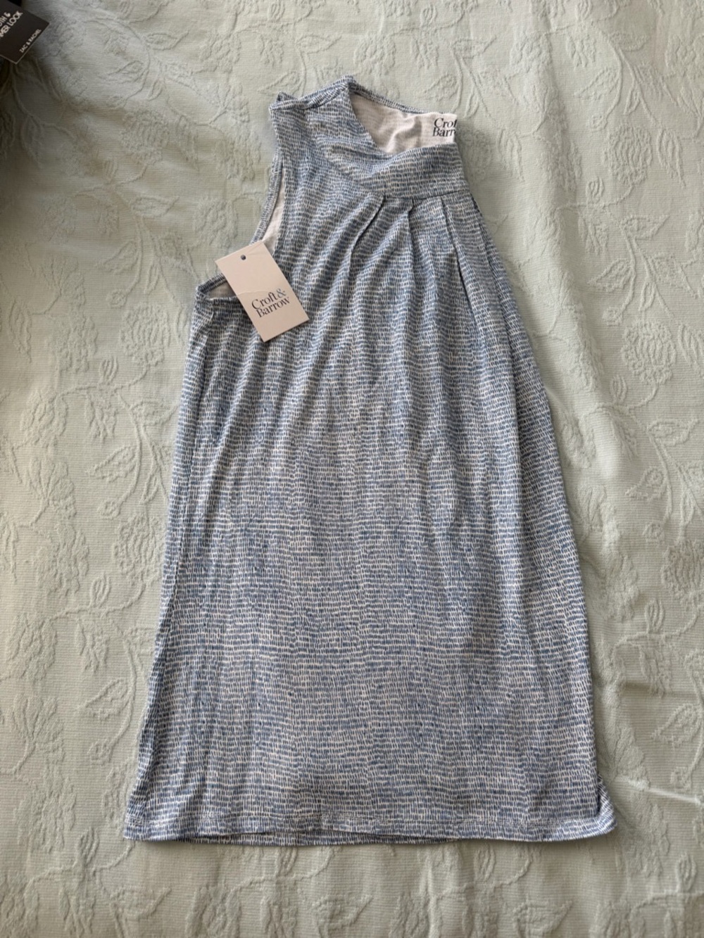 Croft & Barrow Blue & White Sleeveless Knit Top